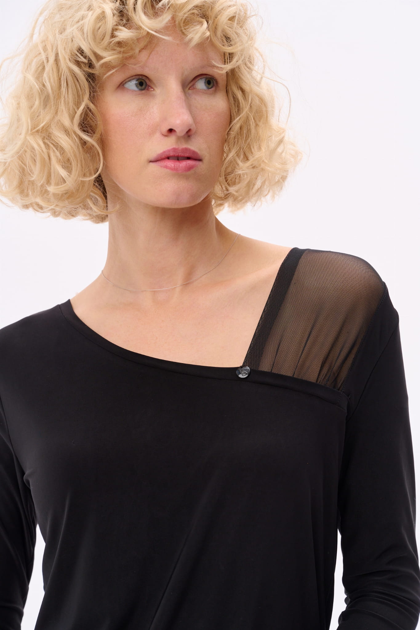 Bluzka HAS czarny (9).jpg