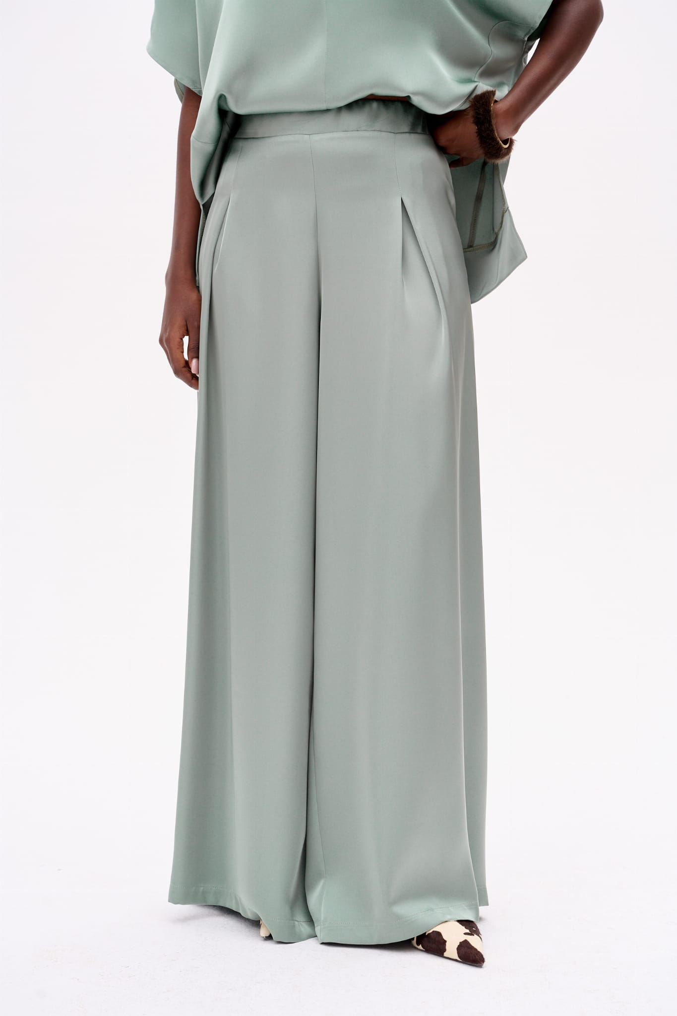 spodnie cygaro olive (14).jpg