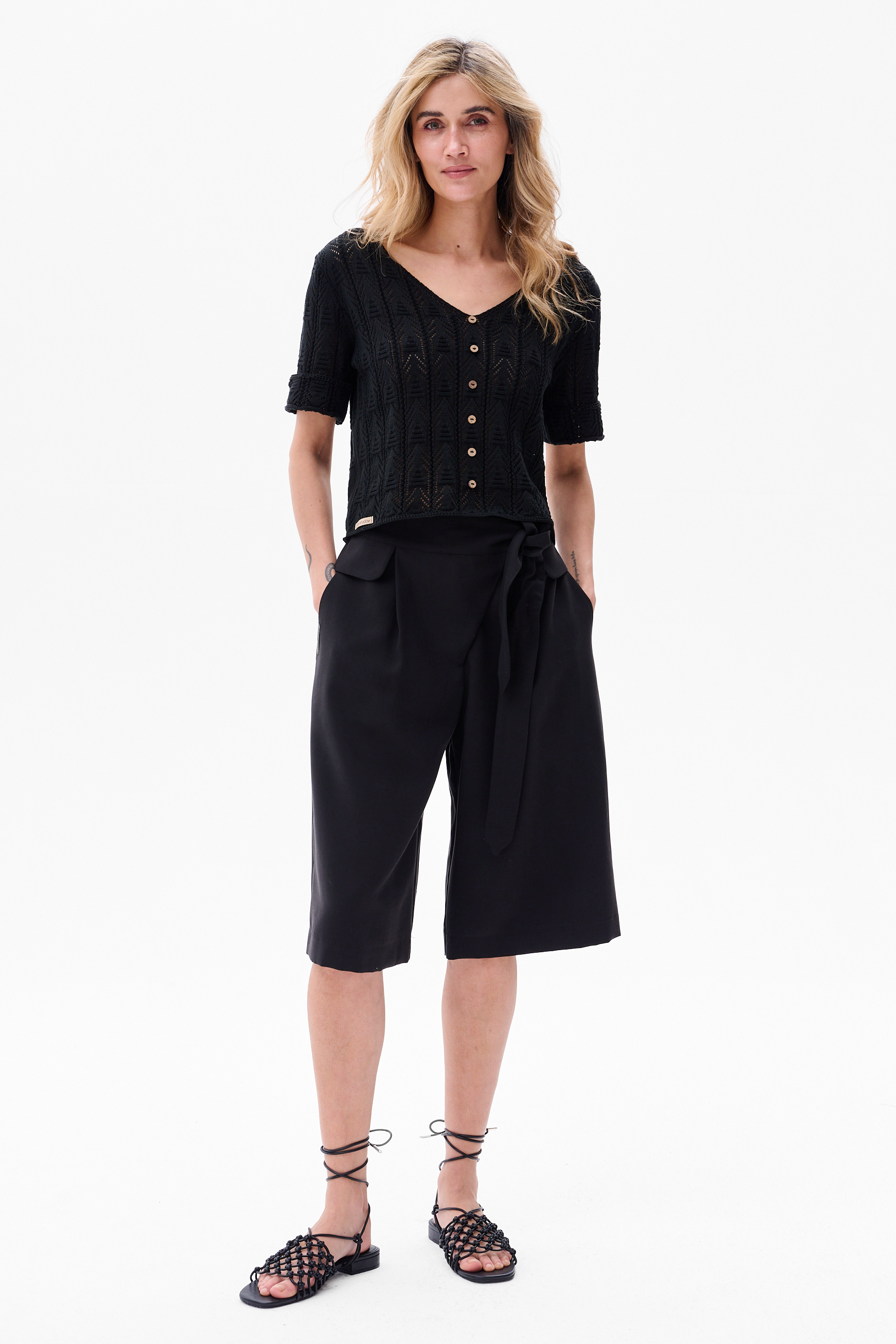 BERMUDY SESZELE BLACK (2).jpg