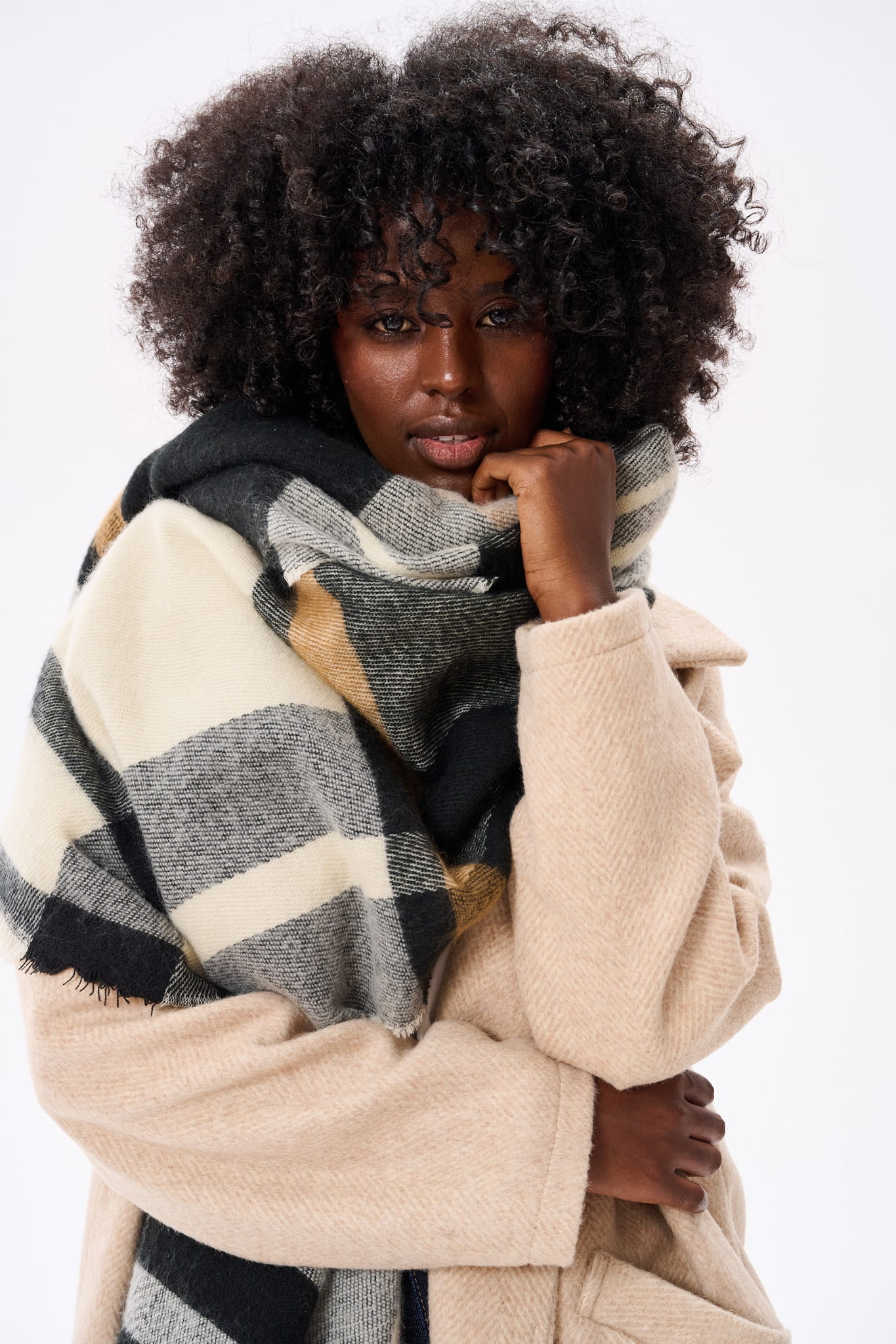 Szal AW 7 bs krata beż (5).jpg