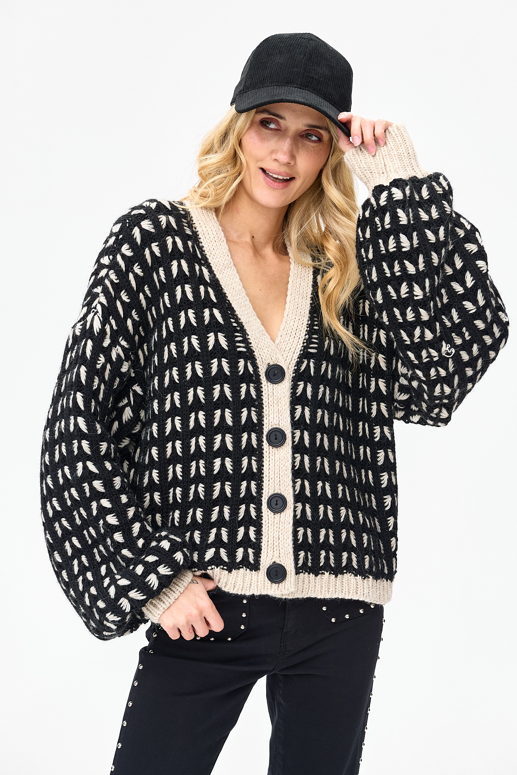 maxes black roza latte (29).jpg