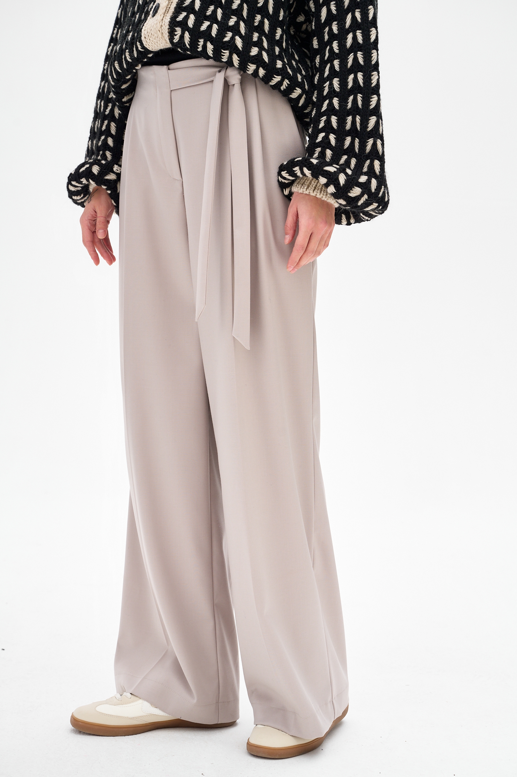 maxes black roza latte (13).jpg