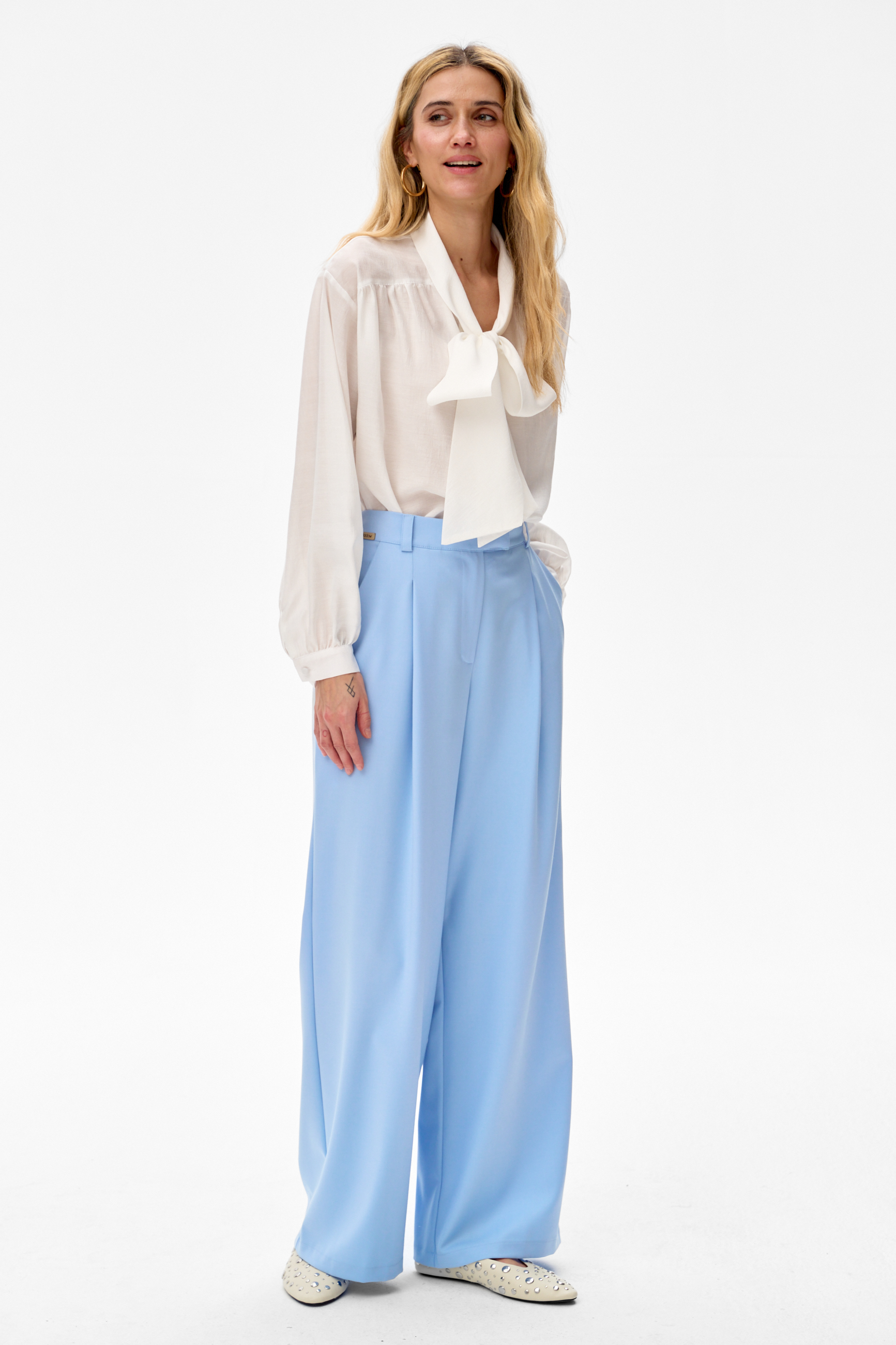 frida light blue lea ecru (14).jpg